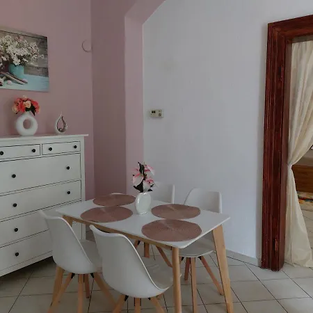 Apartment Exkluzivni V Prizemi V Hradci Kralove