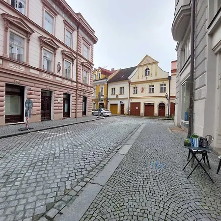 Exkluzivni V Prizemi V Hradci Kralove Apartment *