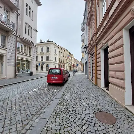 Apartment Exkluzivni V Prizemi V Hradci Kralove *