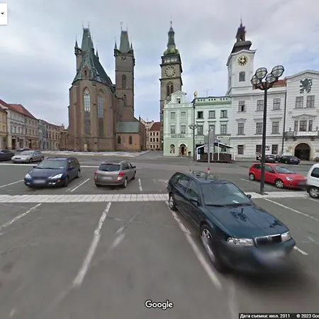 Exkluzivni V Prizemi V Hradci Kralove Apartment
